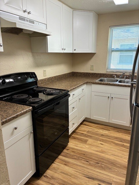 Foto del edificio - 823 Winter Garden Dr