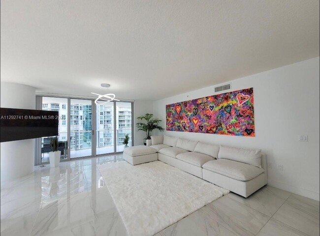 Foto del edificio - 300 Sunny Isles Blvd