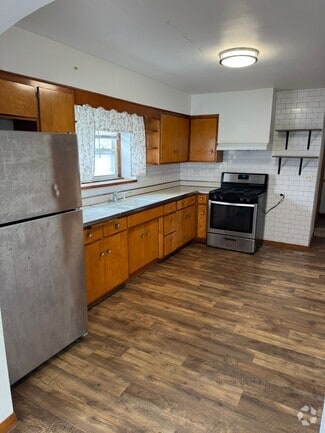 Building Photo - 7601 W 60th Pl