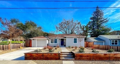 Building Photo - 1520 East Ave