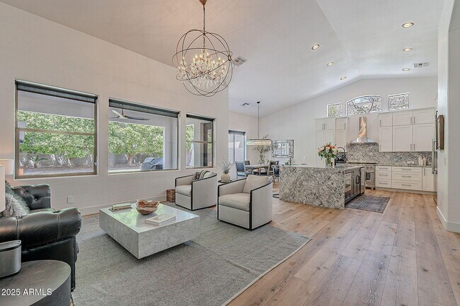Foto del edificio - 194 W Sunburst Ln