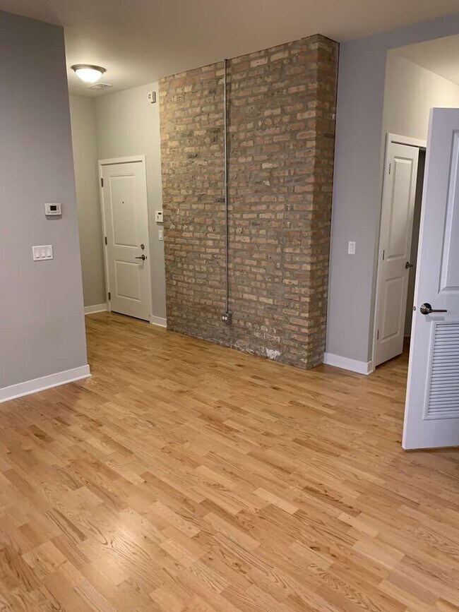 Foto del edificio - 6125 N Clark St