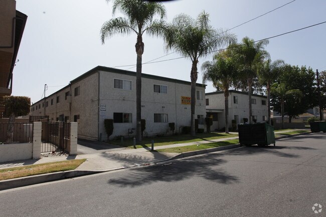 Building Photo - 14040 Orizaba Ave