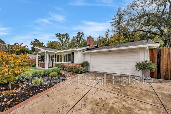 Building Photo - 627 N Silverado Dr