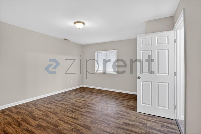 Building Photo - 3575 Oakvale Rd