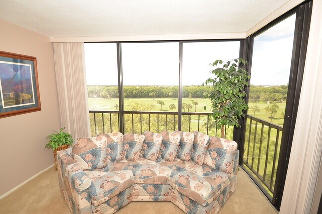 Foto del edificio - 7847 Lakeside Blvd