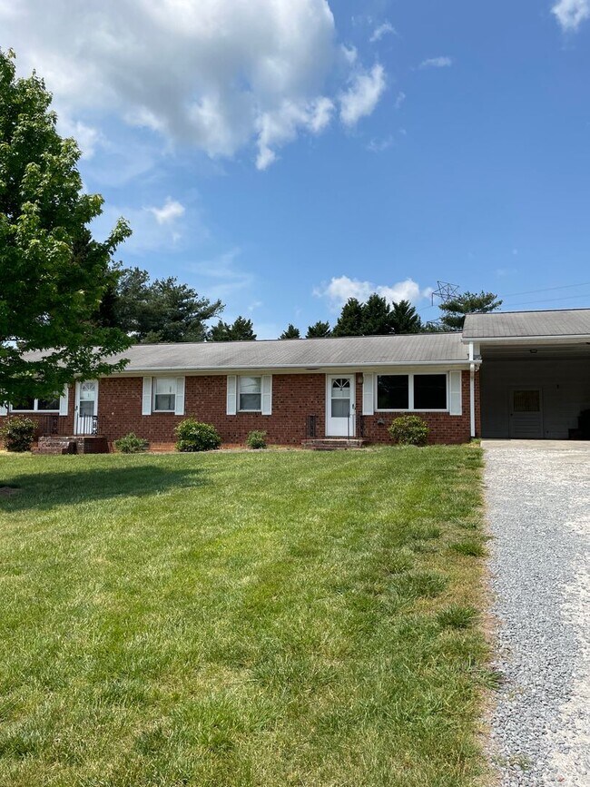 Building Photo - 2123 S Union Grove Rd