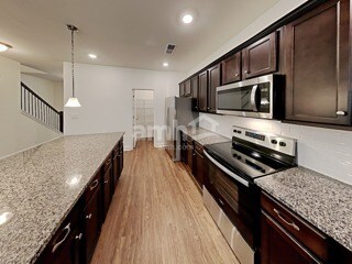 Foto del edificio - 217 Lake Vista Dr