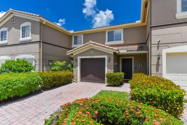 Foto del edificio - 2205 Marshfield Ct