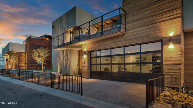Foto del edificio - 6525 E Cave Creek Rd