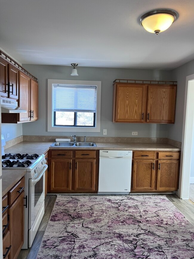 Foto del edificio - 14949 Lake View Dr