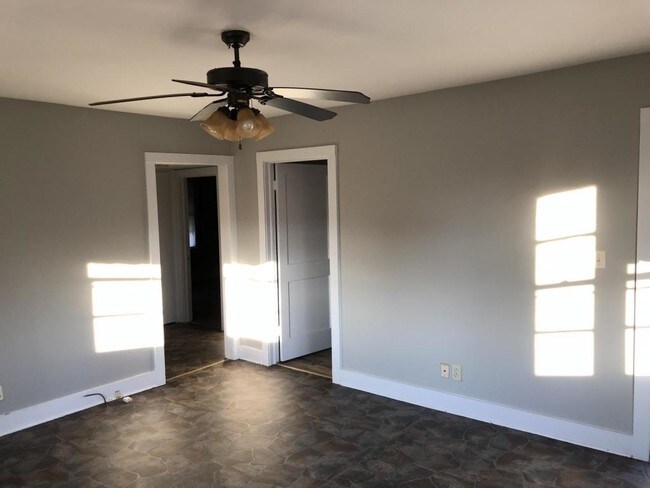Foto del edificio - 406 Wind Ave NW