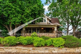 Building Photo - 2324 Stuart St