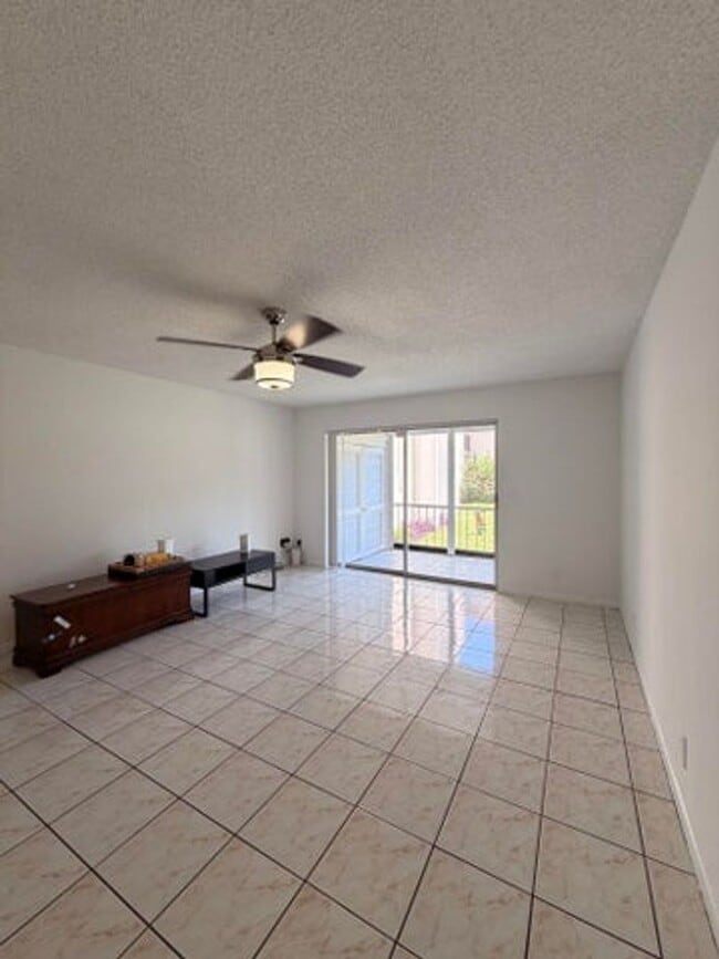 Foto del edificio - 618 NW 13th St