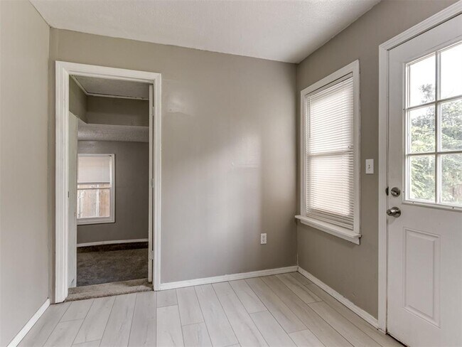 Foto del edificio - 4641 SE 21st St