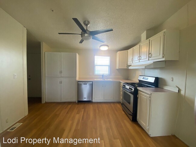 Building Photo - 2 br, 2 bath House - 10405 Dillard Rd