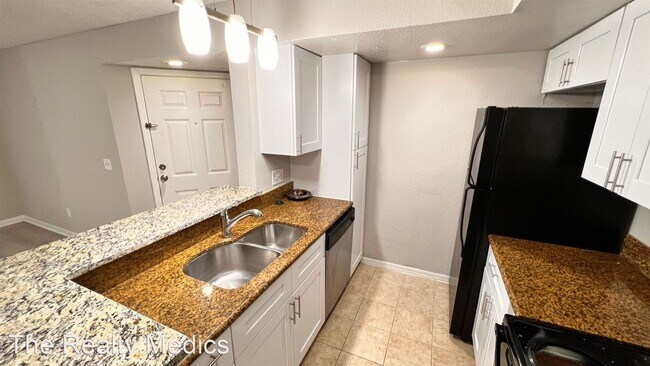 Building Photo - 1 br, 1 bath House - 5104 Conroy Road Unit 16
