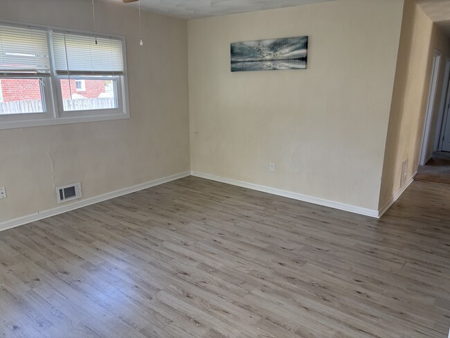 Foto del edificio - 4717 Holladay Rd