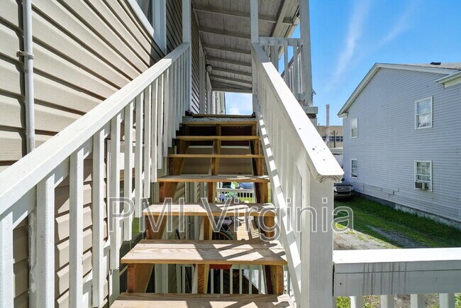 Foto del edificio - 522 Portsmouth Blvd