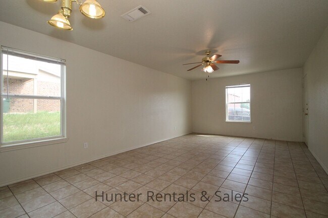 Foto del edificio - Small Town Living!