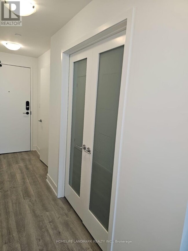 Building Photo - 38 Andre de Grasse St