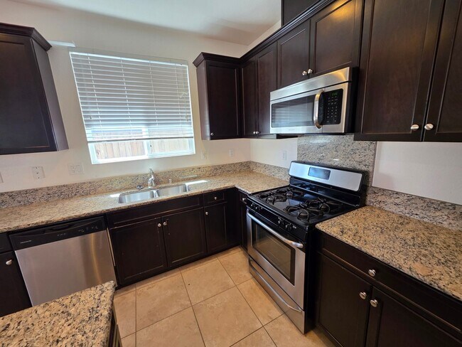 Foto del edificio - 4337 W Robin Ave