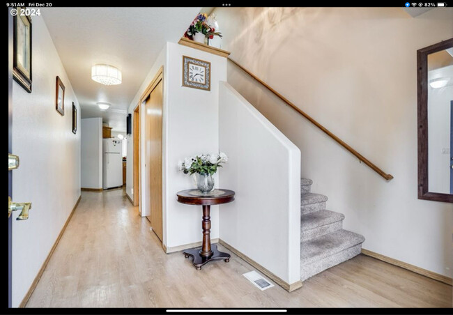 Building Photo - 5502 NE 89th Ave