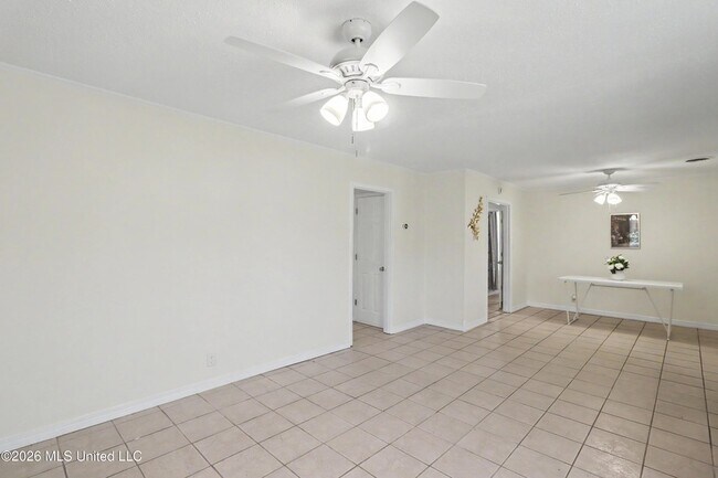 Foto del edificio - 10616 Oak St