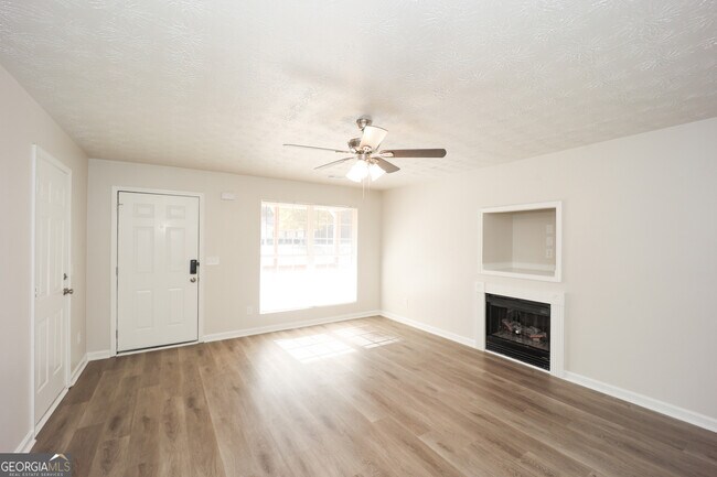 Foto del edificio - 1479 Steam Engine Way NE