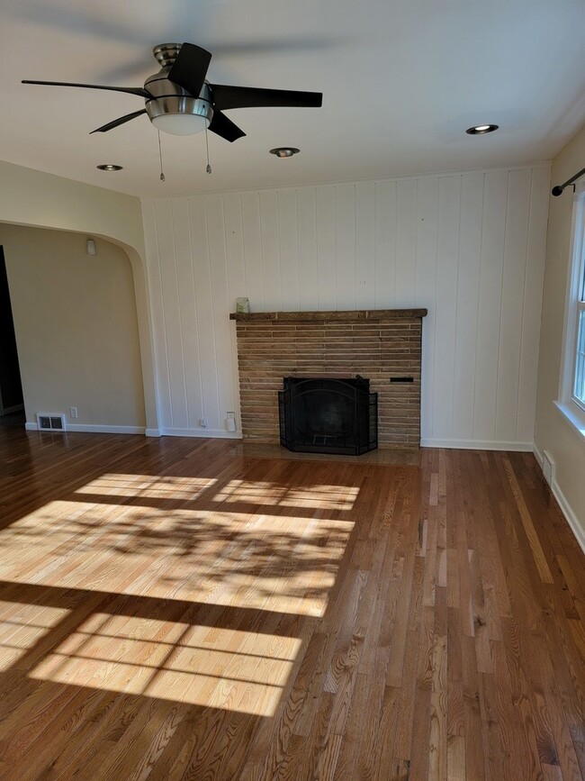 Building Photo - 508 Skyline Dr