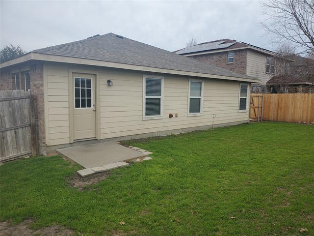 Foto del edificio - 2329 Emerald Ln