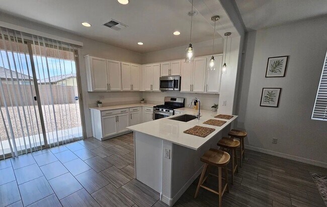 Foto del edificio - 9137 W Sells Dr