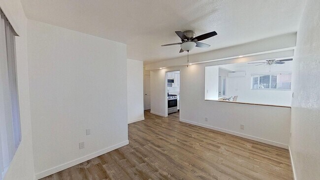 Foto del edificio - 5861 Marshall Ave