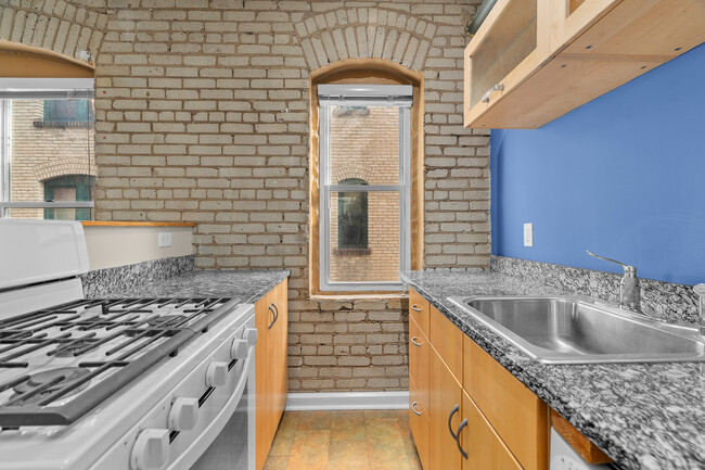 Building Photo - The Jameson Apartments