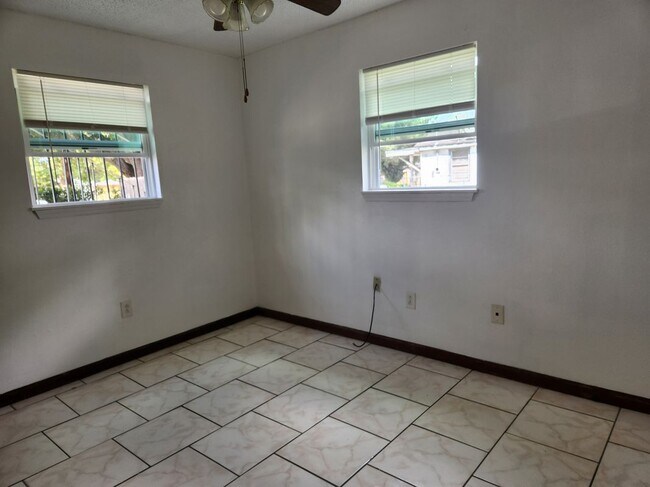 Foto del edificio - 11417 Jefferson Hwy