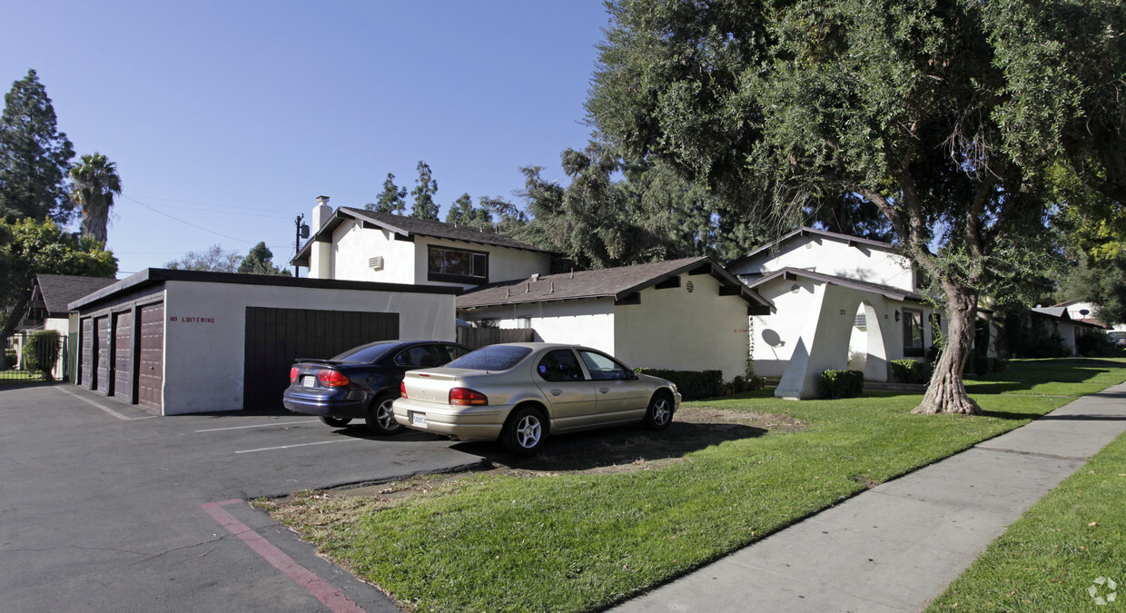 Primary Photo - Four Fourplexes