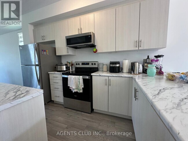 Building Photo - 761 Conlin Rd E