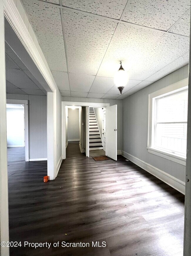 Foto del edificio - 207 N Valley Ave
