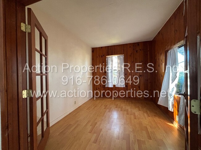 Foto del edificio - Central Roseville- 2 Bed, 1 Bath with Sepa...