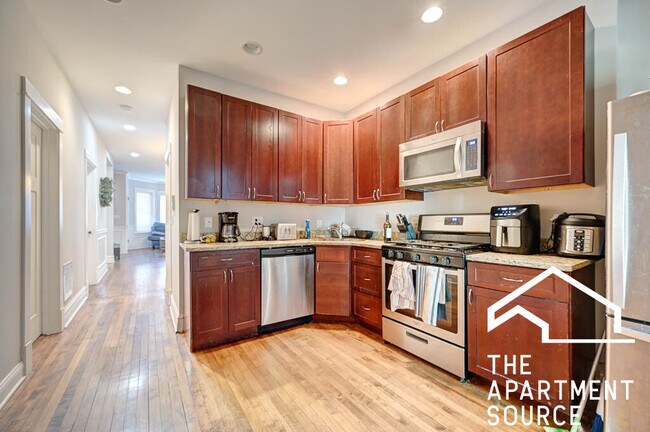 Foto del edificio - 2509 W Diversey Ave
