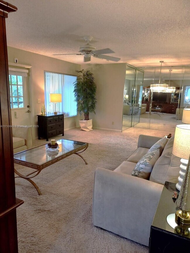 Foto del edificio - 442 Pine Glen Ln