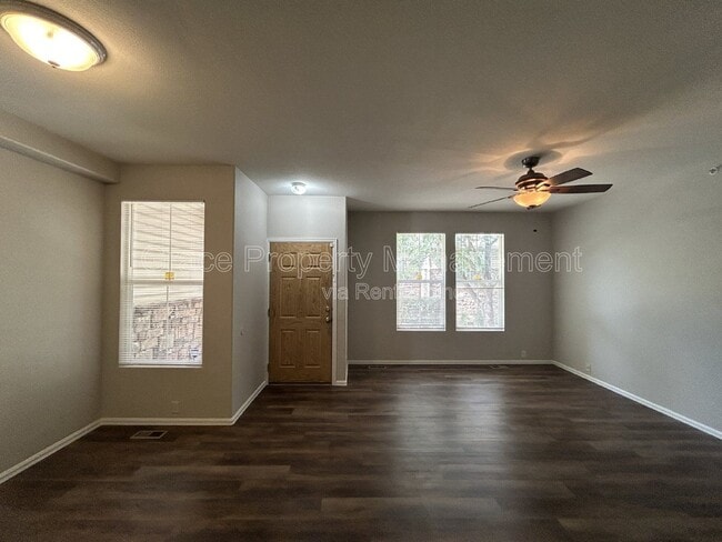 Foto del edificio - 9758 Laredo St.