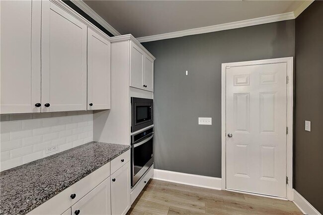 Foto del edificio - 6945 Daylily Ln