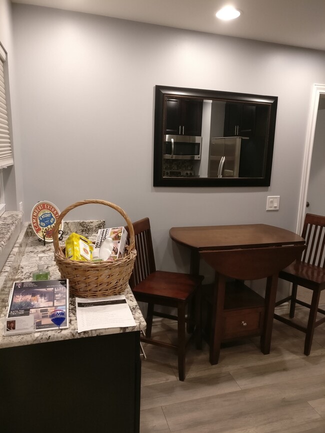 Foto del edificio - 4073 Spruce Way