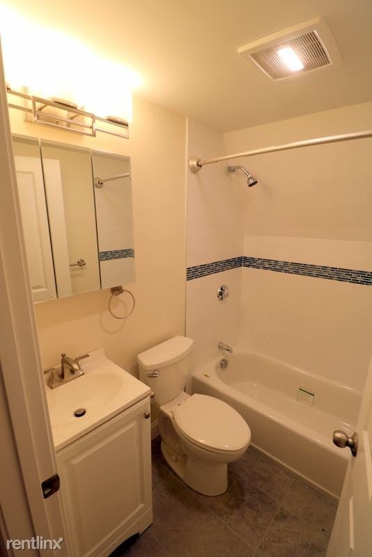 Building Photo - 2 br, 1 bath  - 45 Maple St # 6