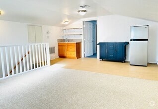 Building Photo - 1111 Scofield Dr