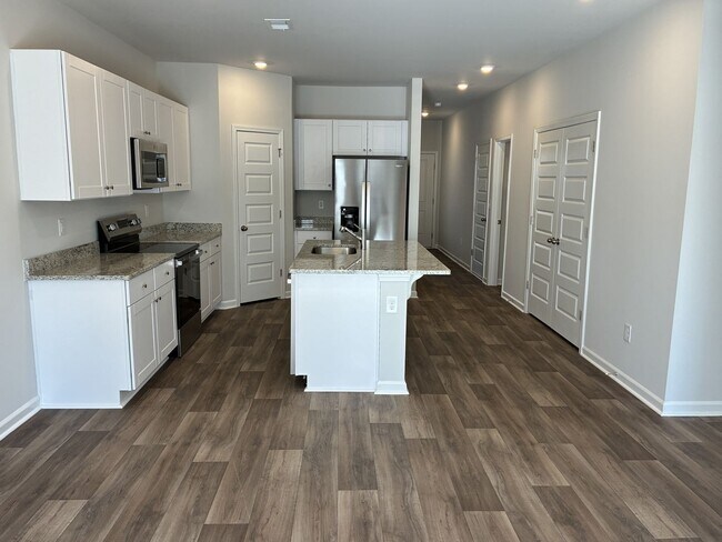 Building Photo - W2045