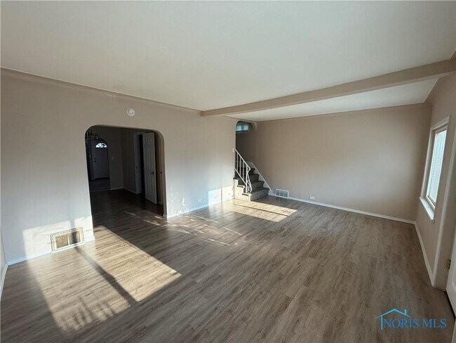 Foto del edificio - 3319 Maple St