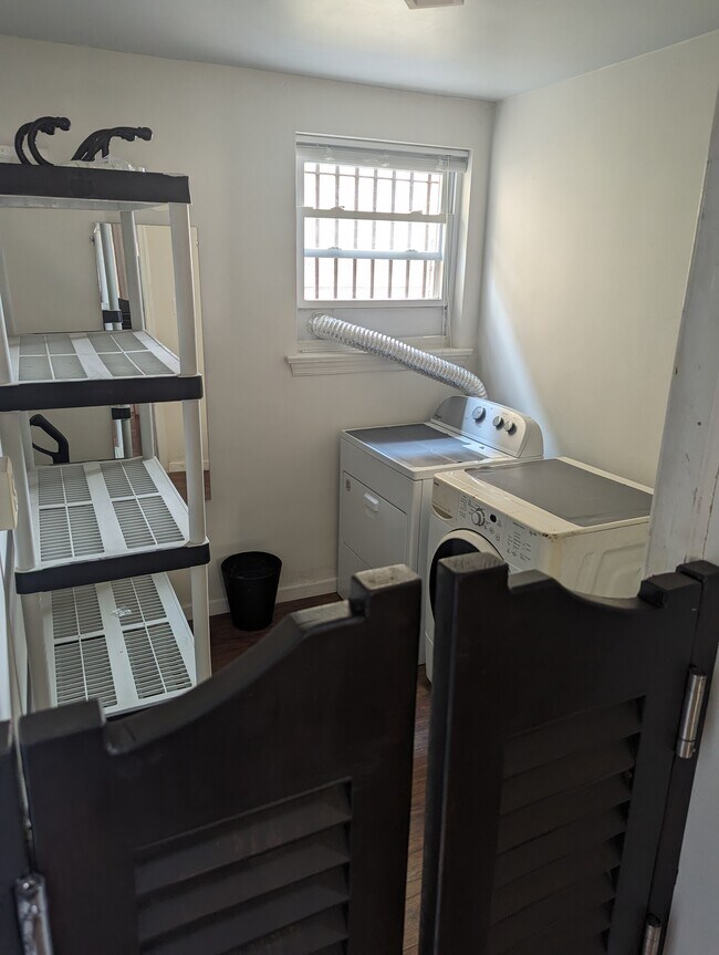 Foto del edificio - 2636 E Allegheny Ave