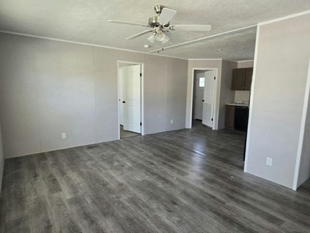 Building Photo - 378 Raven Ln